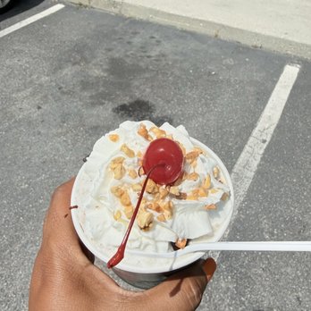 The Ice Cream Stop - Ice cream sundae - Ice Cream & Frozen Yogurt Near Me - Pooler, Georgia