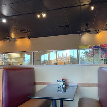 Keke's Breakfast Cafe - Interior - Cafes Near Me - Wellington, Florida Keke's Breakfast Cafe - Interior - Cafes Near Me - Wellington, Florida