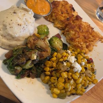 Sedona Taphouse - Sedona Crab Cakes - New American Near Me - Colonial Heights, Virginia