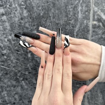 ARIA Nail Bar - Tempe - Nail Salons Near Me - Tempe, Arizona
