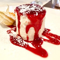 Restaurant am Flugplatz - Panna Cotta als Nachtisch