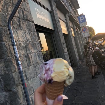 La Carraia - Berry mascarpone, pistachio, hazelnut - Ice Cream & Frozen Yogurt Near Me - Florence, FI La Carraia - Berry mascarpone, pistachio, hazelnut - Ice Cream & Frozen Yogurt Near Me - Florence, FI