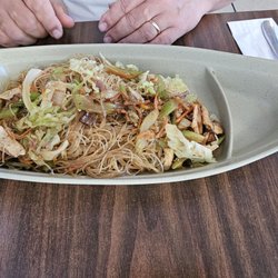 Little Manila Lumpia House - Chicken pancit