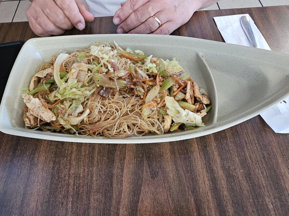 Food from Little Manila Lumpia House