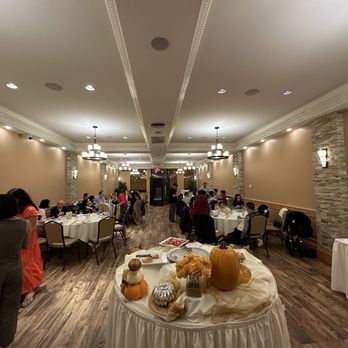 Avellino's Restaurant & Catering - Italian Near Me - Medford, Massachusetts