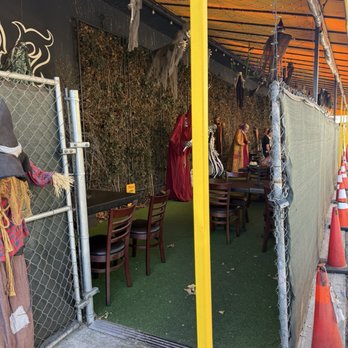 Morrison - Outdoor seating - Gastropubs Near Me - Los Angeles, California Morrison - Outdoor seating - Gastropubs Near Me - Los Angeles, California