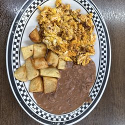 I Love Lucy's Cafe - Huevos con chorizo.