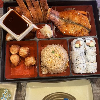 Hana Tokyo - Dinner Bento B - Sushi Bars Near Me - Tucson, Arizona Hana Tokyo - Dinner Bento B - Sushi Bars Near Me - Tucson, Arizona