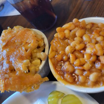 Denali Brewpub - Great beans (which they dont make anymore), greasy gross Mac n cheese - New American Near Me - Talkeetna, Alaska