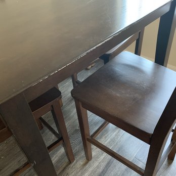 Cross Country Movers - Scratched dining table - Vehicle Shipping Near Me - Naperville, Illinois