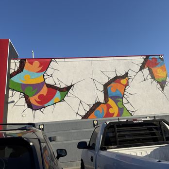Dave's Hot Chicken - More cool exterior artwork - Chicken Shop Near Me - Northridge, California Dave's Hot Chicken - More cool exterior artwork - Chicken Shop Near Me - Northridge, California