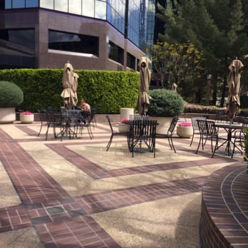 Warner Center Tower #6 - Sitting area outside - Local Services Near Me - Woodland Hills, California Warner Center Tower #6 - Sitting area outside - Local Services Near Me - Woodland Hills, California