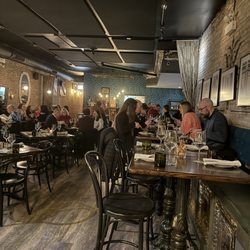 Uvae Kitchen & Wine Bar - Dining area