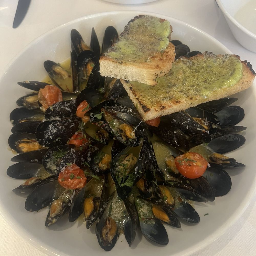 Jeremiah's Restaurant - Atlantic mussels - American Near Me - Mystic, Connecticut