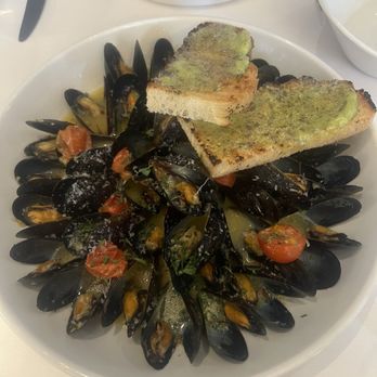 Jeremiah's Restaurant - Atlantic mussels - American Near Me - Mystic, Connecticut Jeremiah's Restaurant - Atlantic mussels - American Near Me - Mystic, Connecticut