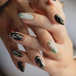 Intrend Nail Studio - Gel overlay