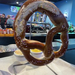 Beaches Qball - Yummy pretzel with beer cheese