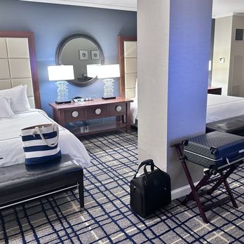 The Adolphus, Autograph Collection - The double king bedroom - Hotels Near Me - Dallas, Texas