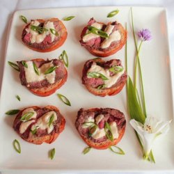 A Wonderland of Food - Flat iron steak crostini with lemongrass cream