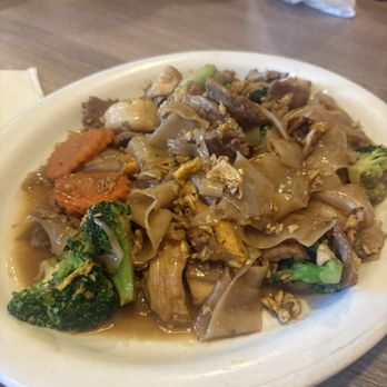 Seven Seas - Pad See Ew lunch special - Thai Near Me - Corona, California Seven Seas - Pad See Ew lunch special - Thai Near Me - Corona, California