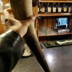 Rock und Wikingerbar - A horn of mead