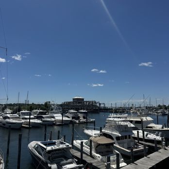 Red 36 - Seafood Near Me - Mystic, Connecticut