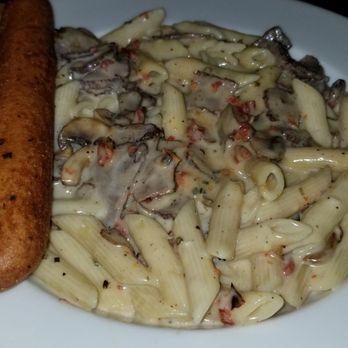 Applebee's Grill + Bar - Creamy Penne Pasta with Sliced Prime Rib - Sports Bars Near Me - Camarillo, California Applebee's Grill + Bar - Creamy Penne Pasta with Sliced Prime Rib - Sports Bars Near Me - Camarillo, California
