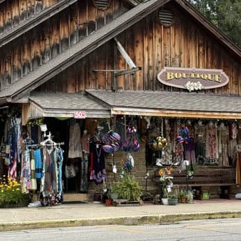 Abe's Corner Boutique - Women's Clothing Near Me - Nashville, Indiana Abe's Corner Boutique - Women's Clothing Near Me - Nashville, Indiana