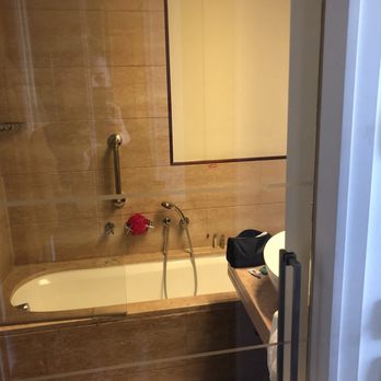 DoubleTree by Hilton Florence Metropole - No privacy shower - Hotels Near Me - Florence, FI DoubleTree by Hilton Florence Metropole - No privacy shower - Hotels Near Me - Florence, FI