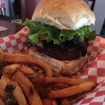 Applewood Smoke Burger - Burgers Near Me - Pittsburgh, Pennsylvania