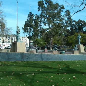 El Parque de Mexico - View of El Parque de Mexico's busts!!!! - Local Flavor Near Me - Los Angeles, California El Parque de Mexico - View of El Parque de Mexico's busts!!!! - Local Flavor Near Me - Los Angeles, California