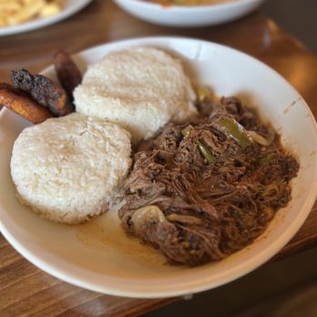 Baracoa Cuban Restaurant - Cuban Near Me - Palmdale, California