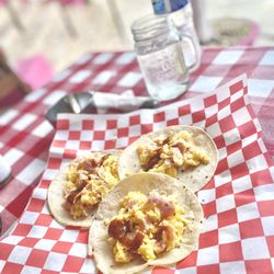 Ninfa's Café - Ham and egg taco on corn tortilla. Really good!