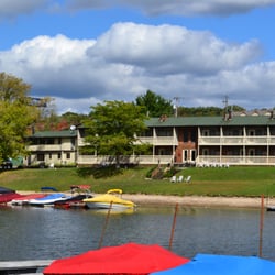 LakeFront Lodge