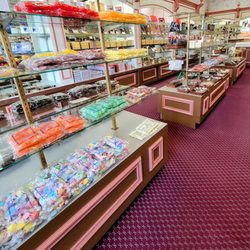 Anthony-Thomas Candy Shoppes - Inside Anthony-Thomas Chocolate  & Candy shop