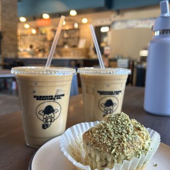 Mammoth Coffee Roasting Company - Hazelnut Latte & Vegan Muffin - Coffee & Tea Near Me - Mammoth Lakes, California Mammoth Coffee Roasting Company - Hazelnut Latte & Vegan Muffin - Coffee & Tea Near Me - Mammoth Lakes, California