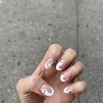 Queen A Nail Spa - Dip powder with gel design - Nail Salons Near Me - Astoria, New York