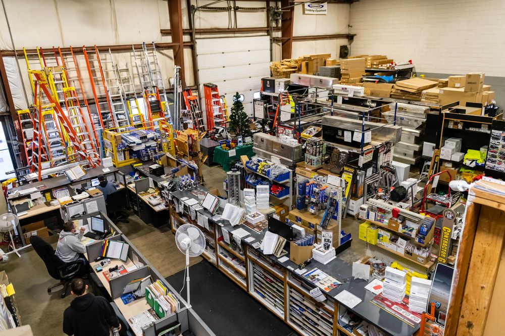 AMERICAN LADDERS AND SCAFFOLDS Updated October 2024 28 Photos 129