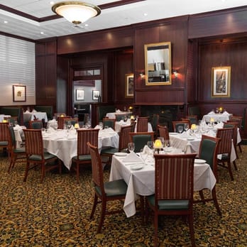 Ruth's Chris Steak House - Main Dining Room - Steakhouses Near Me - Virginia Beach, Virginia Ruth's Chris Steak House - Main Dining Room - Steakhouses Near Me - Virginia Beach, Virginia
