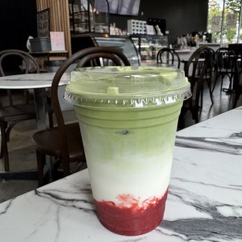Bon Créme - Matcha and strawberry drink - Desserts Near Me - Beaverton, Oregon Bon Créme - Matcha and strawberry drink - Desserts Near Me - Beaverton, Oregon