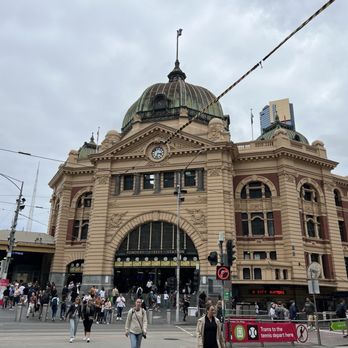 Flinders Street Railway Station/Flinders St - Trams to the Australian Open/AO - Train Stations Near Me - Melbourne, VIC