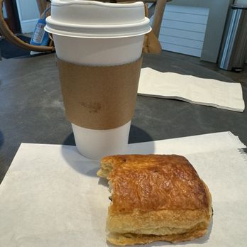 C'est Bon - Coffee & Tea Near Me - Hilton Head Island, South Carolina