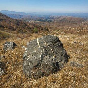 Lopez Canyon Park - Beautiful rocks - Hiking Near Me - Sylmar, California