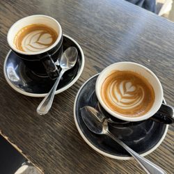 Atomic Coffee Roasters - Flat white & cortado
