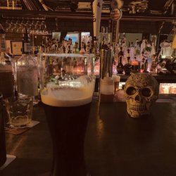 Classic Tavern - Bar view