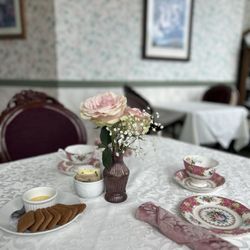 Lisa's Tea Treasures - Table setting for group yea