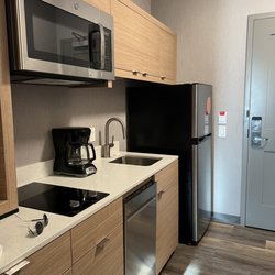 TownePlace Suites Sacramento Elk Grove - Kitchen in the room was nice to have