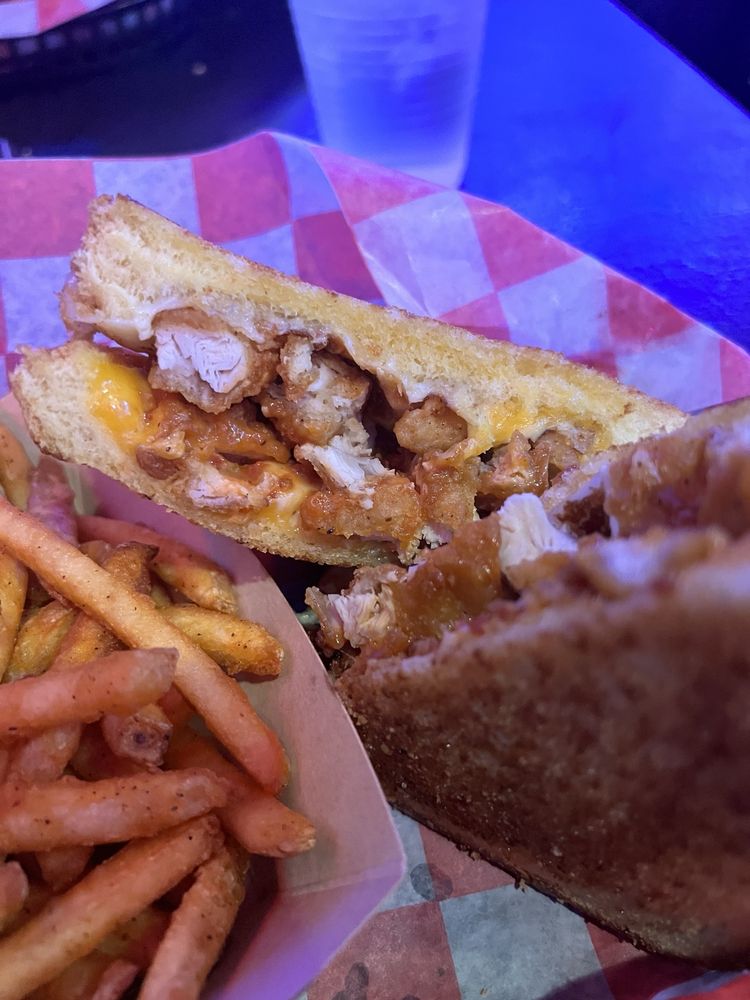 Cheesie's Pub & Grub - Wrigleyville Logo