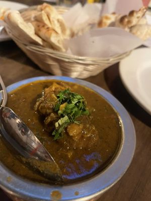 Everest Indian Himalayan Restaurant and Bar by null