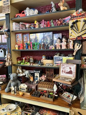 Cahuenga General Store by null